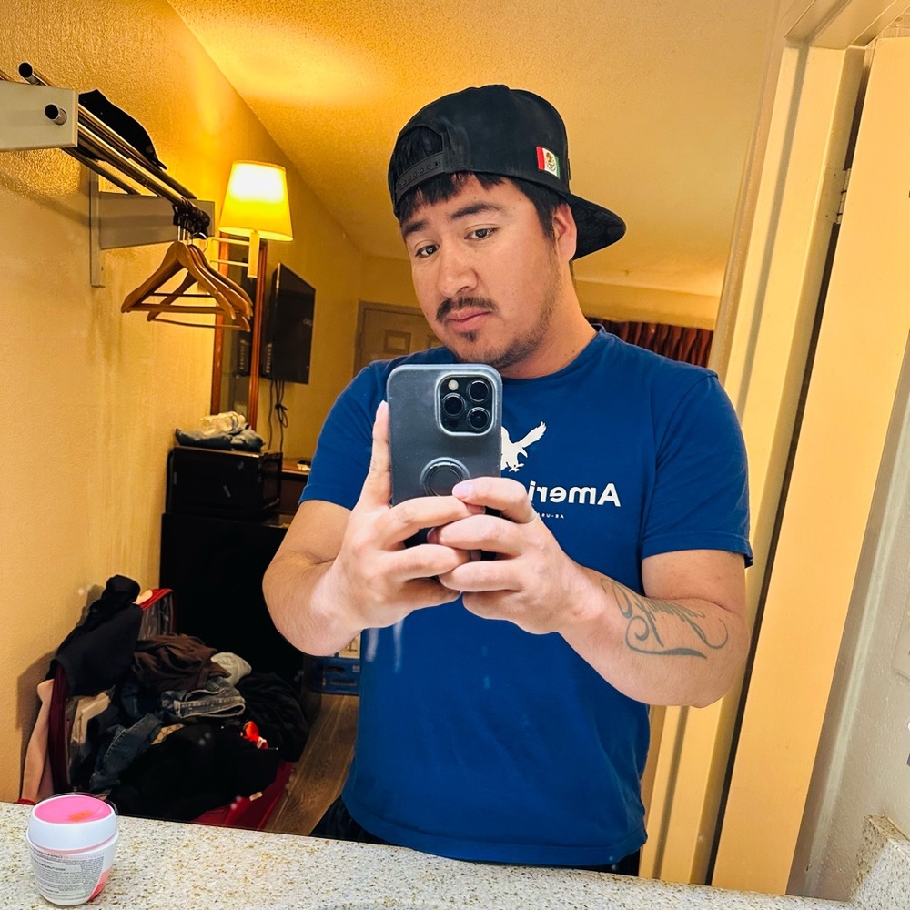 Meet your Posher, Eduardo